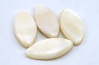 Perlmutt Oval mittel  30 x 16 x 4 mm perlmutt weiss